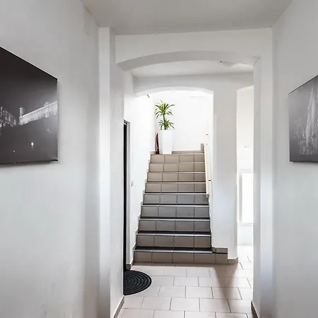 Hotel Apartments Benesova 6