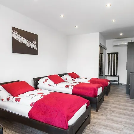 Hotel Apartments Benesova 6 3*
