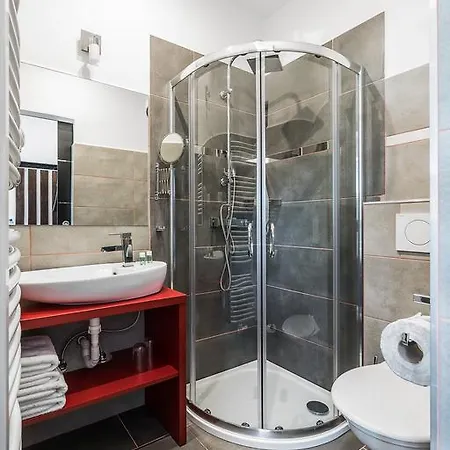 Guest house Hotel Apartments Benesova 6 3*