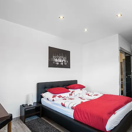 Hotel Apartments Benesova 6 Guest house 3*